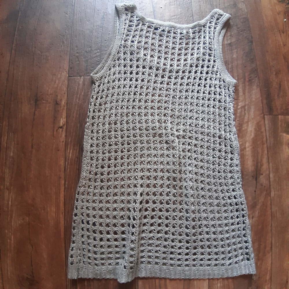 2/$30  2 Tops Outback Red & Express Small Brown Tan        C - Picture 6 of 8